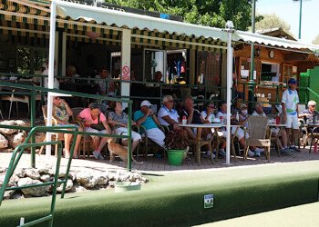 Spectators engrossed in Andalucian Singles final